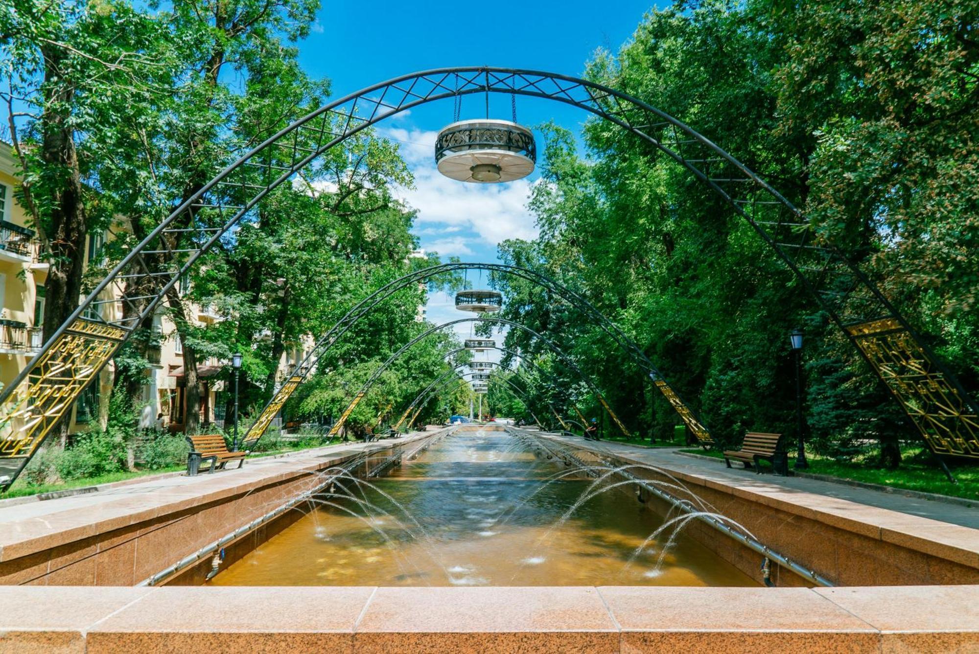 Nadezhda Apartments On Kabanbay Batyr 122 Almatı Dış mekan fotoğraf